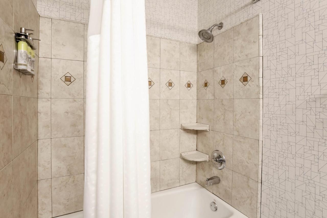 Holiday Inn Express Lancaster By Ihg Zewnętrze zdjęcie